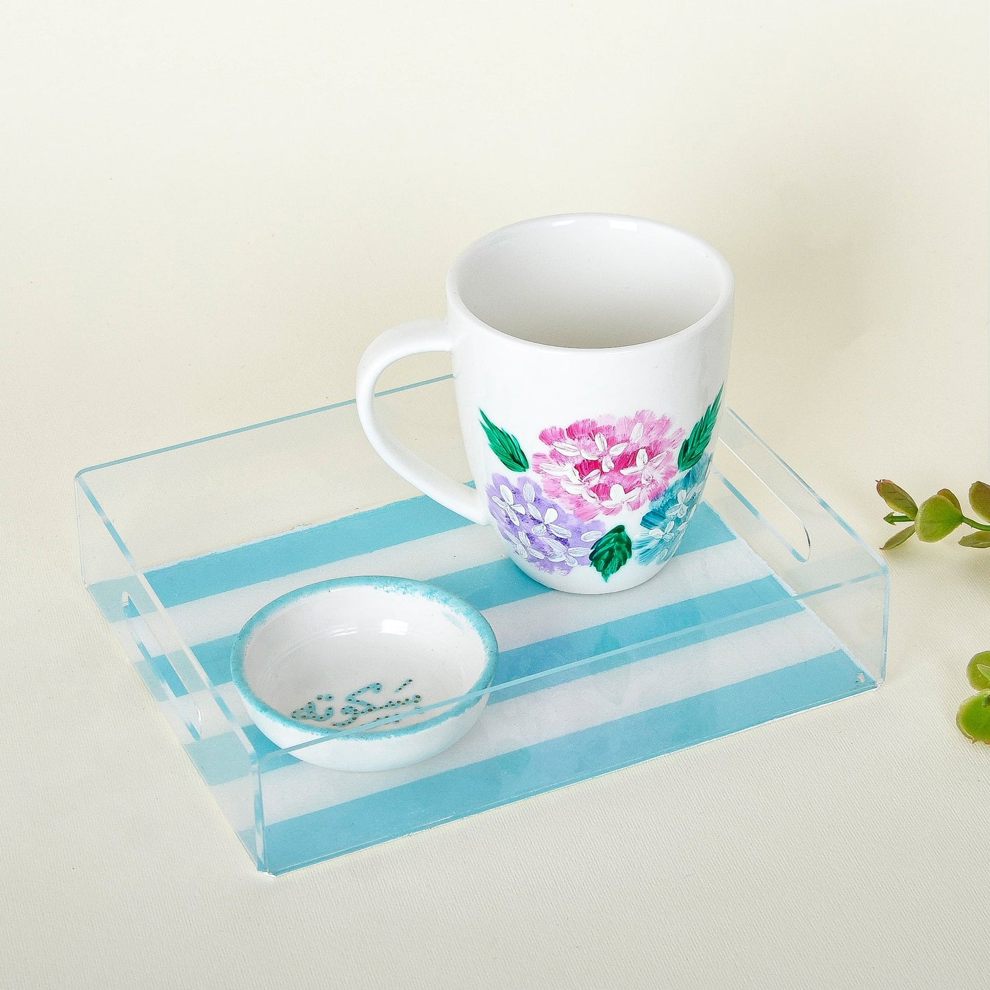 Hydrangea Blossom Mother’s Day Hand-Painted Mug Gift Set with Plexi Tray (Qahwat Ummi)