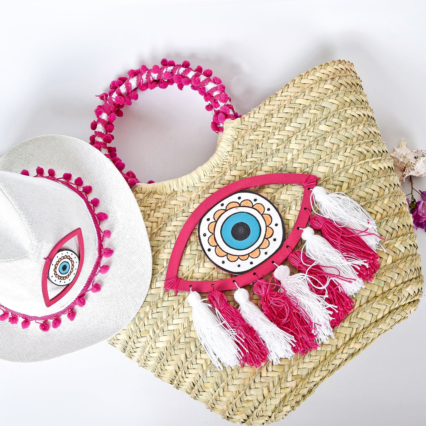 Straw Embellished Beach Bag with Fuchsia Eye