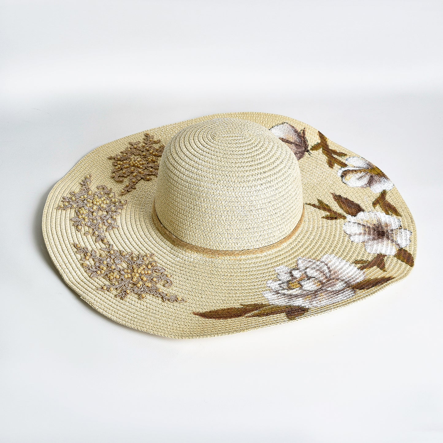 Lace and Flowers Off White Big Hat