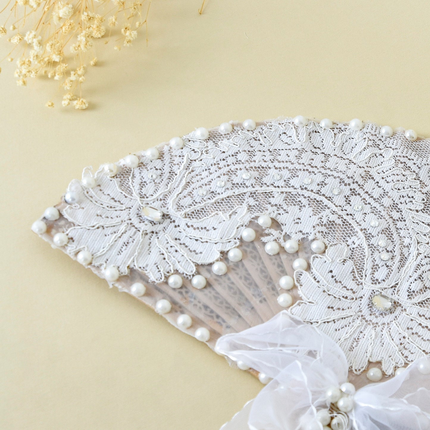 Bridal Fans – Lace & Pearl Elegance