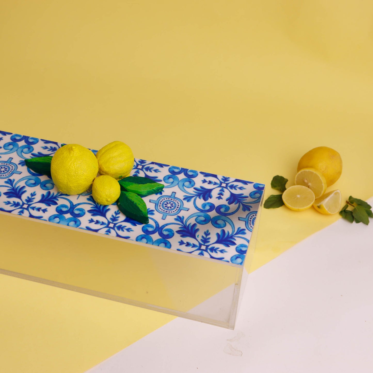 Fresh Lemons with Blue Plexi Box 30X10CM