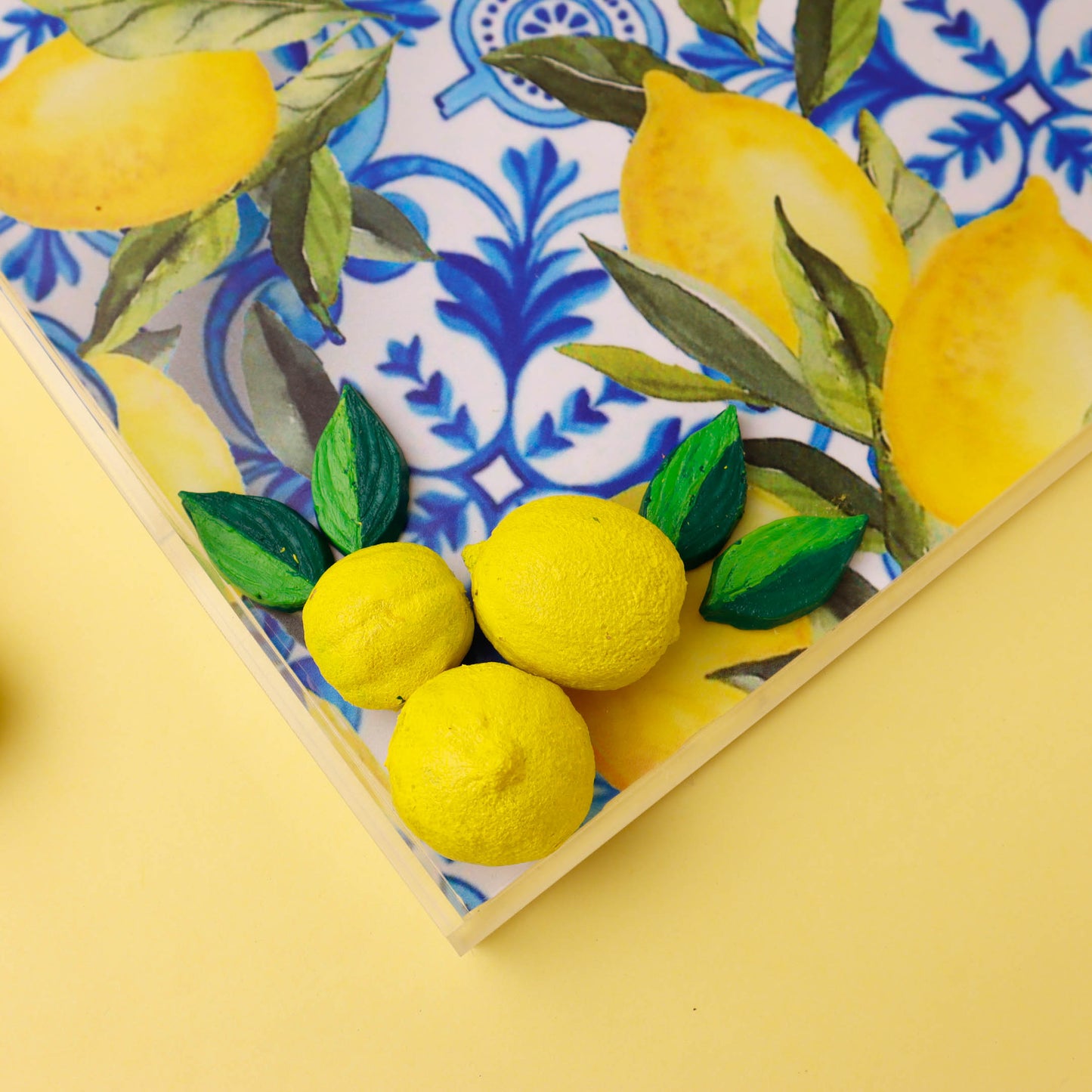 Fresh Lemons with Blue Plexi Tray 30X30CM