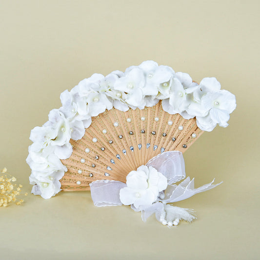Bridal Fans – White Hydrangeas & Pearls