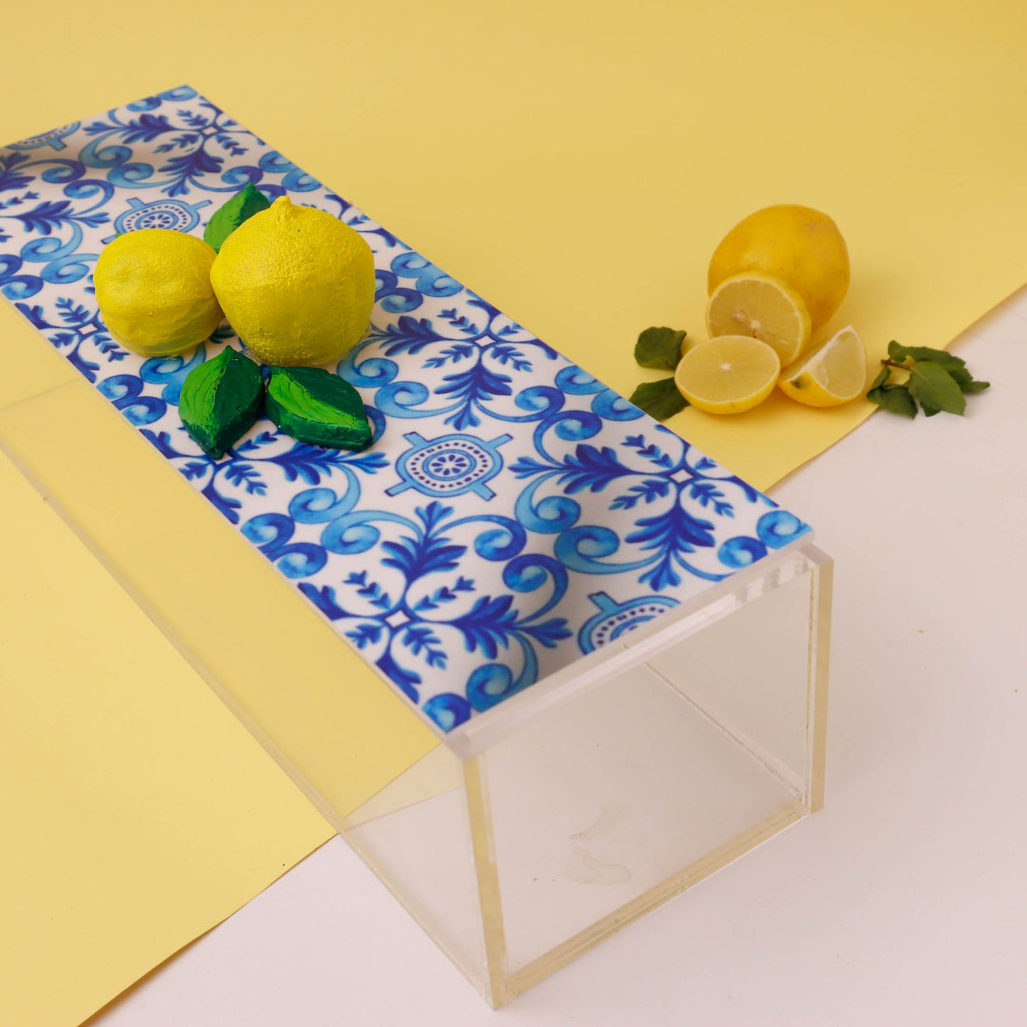 Fresh Lemons with Blue Plexi Box 30X10CM