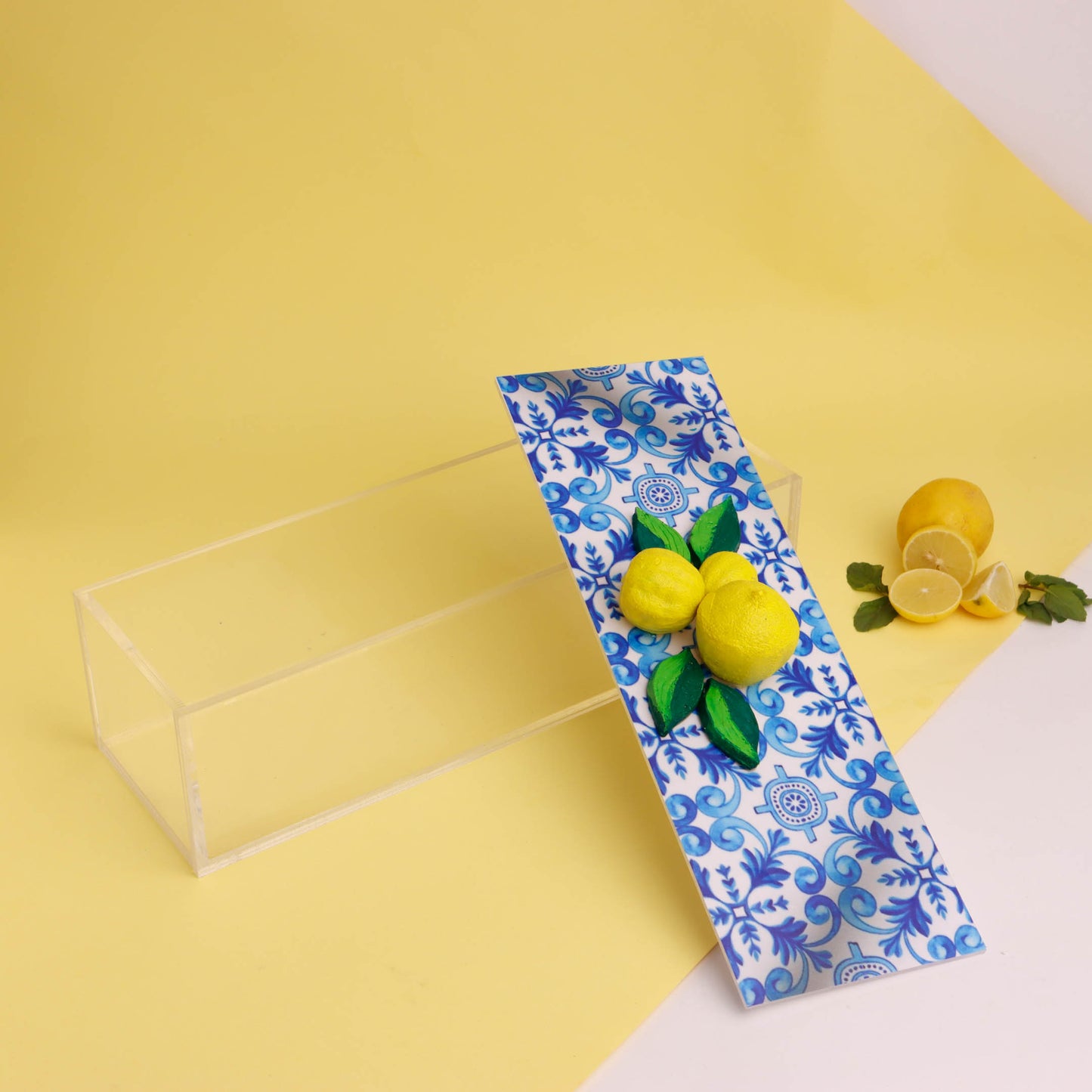Fresh Lemons with Blue Plexi Box 30X10CM